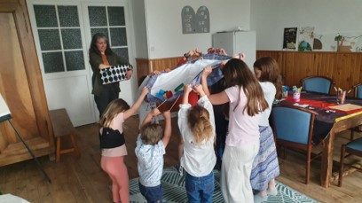 Jeunesse:   Grandir, découvrir, partager !